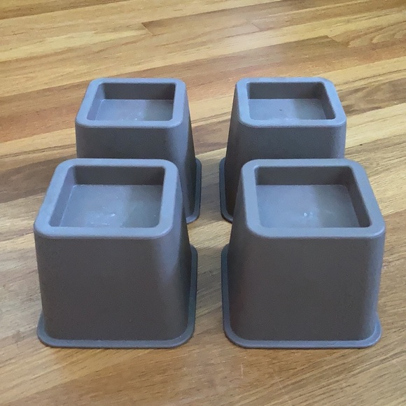 Adjustable Furniture Risers - Picture 6 of 12